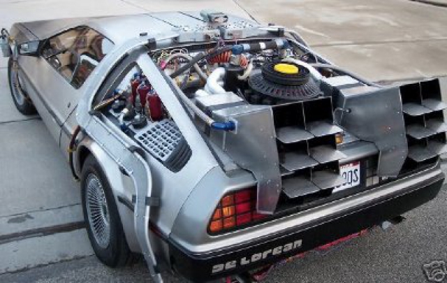 2011100624_dr_brown_delorean_1_.jpg